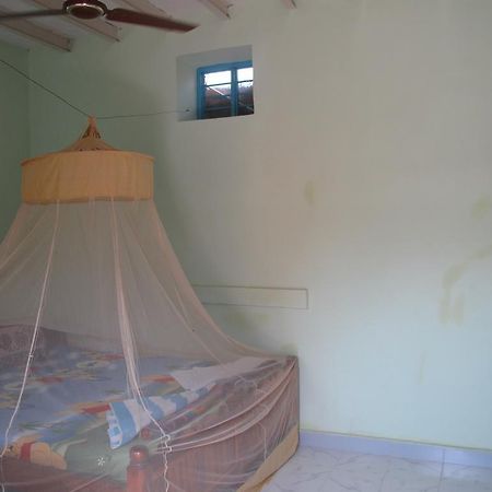 האמפי Om Shiva Guest House מראה חיצוני תמונה