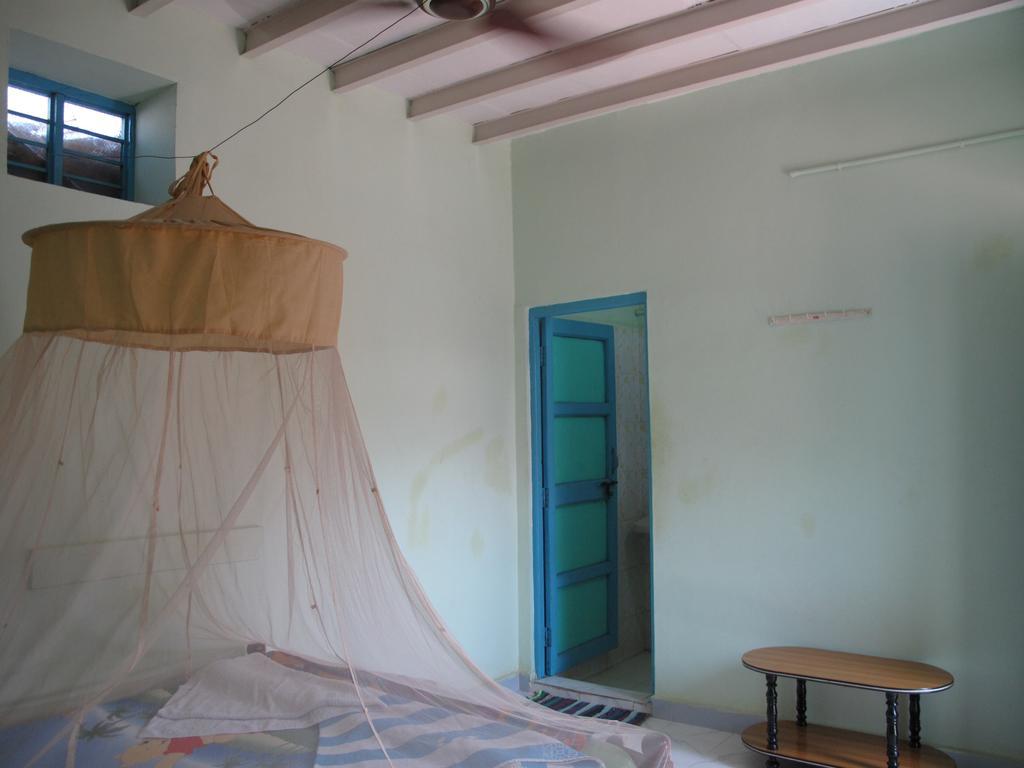 האמפי Om Shiva Guest House מראה חיצוני תמונה