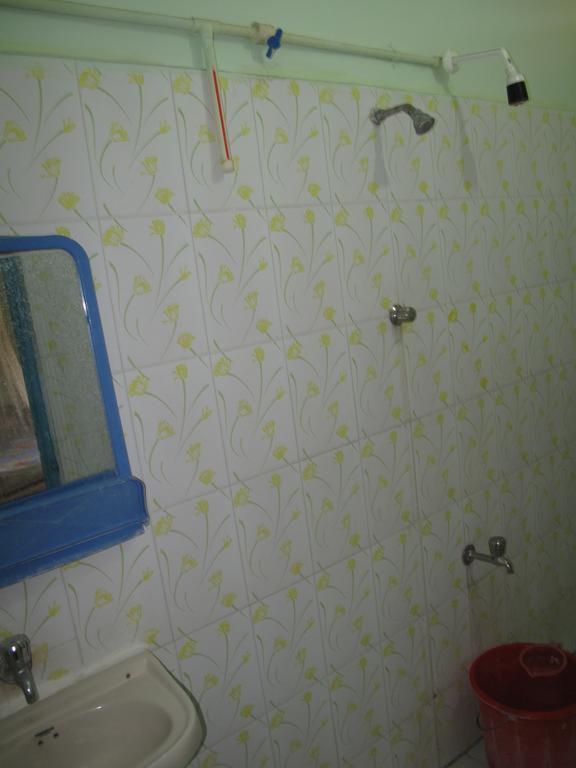 האמפי Om Shiva Guest House מראה חיצוני תמונה