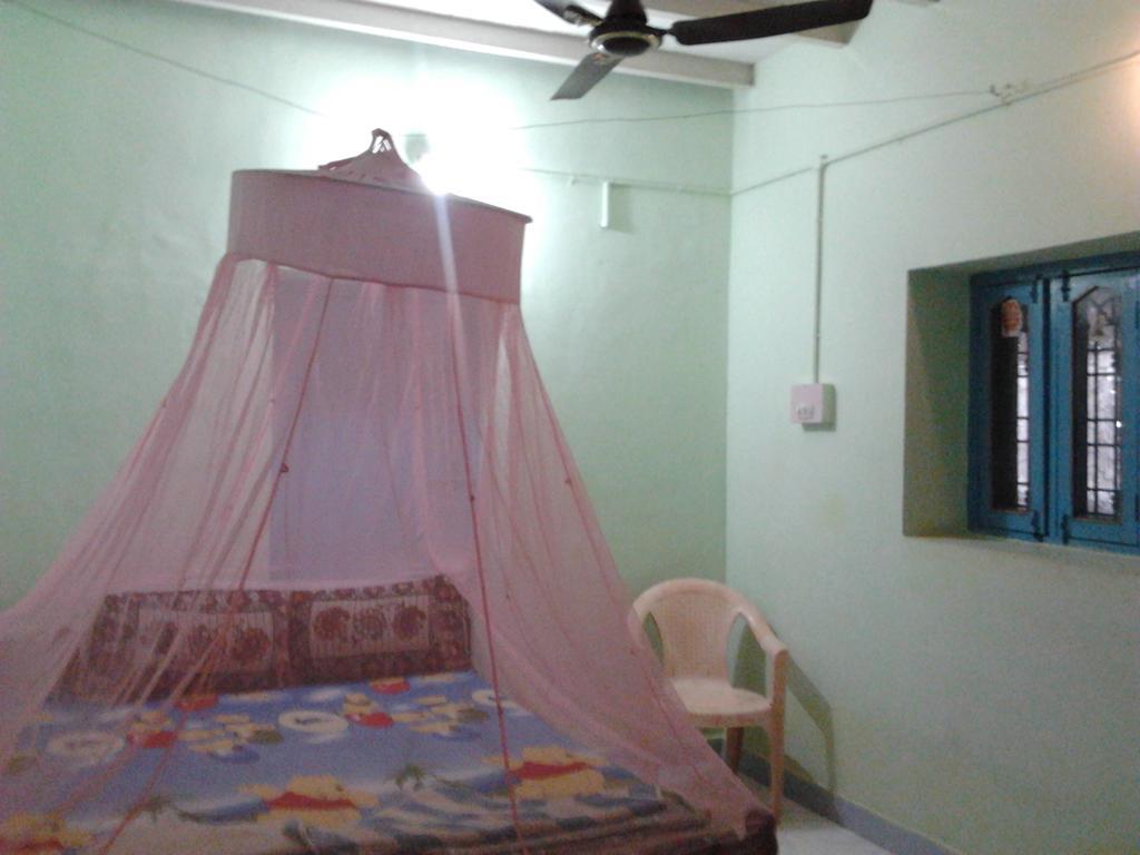 האמפי Om Shiva Guest House מראה חיצוני תמונה